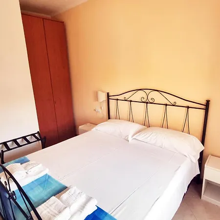 Baia 1 - Casa Con 2 Matrimoniali Climatizzate Con Bagni Interni E Giardino * Sa Rocca Tunda